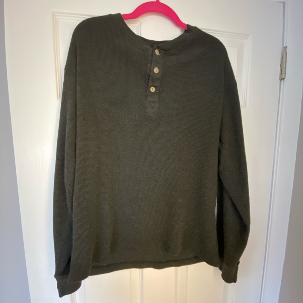** MENS CHARCOAL WAFFLE HENLEY ***